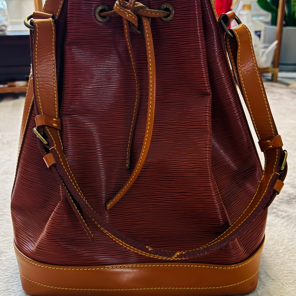 Louis Vuitton Neo GM Epi in Kenyan Fawn Brown Leather Bucket Bag
